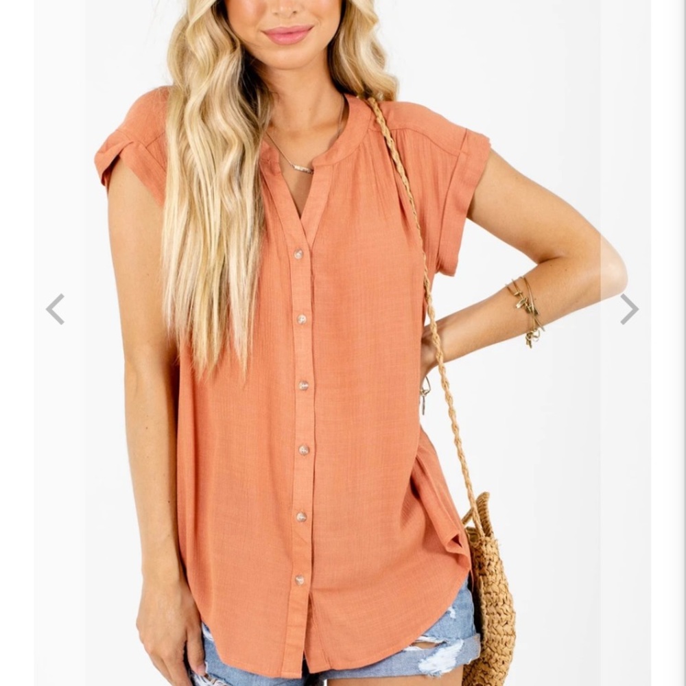 Short Sleeve Button Up in Rust
